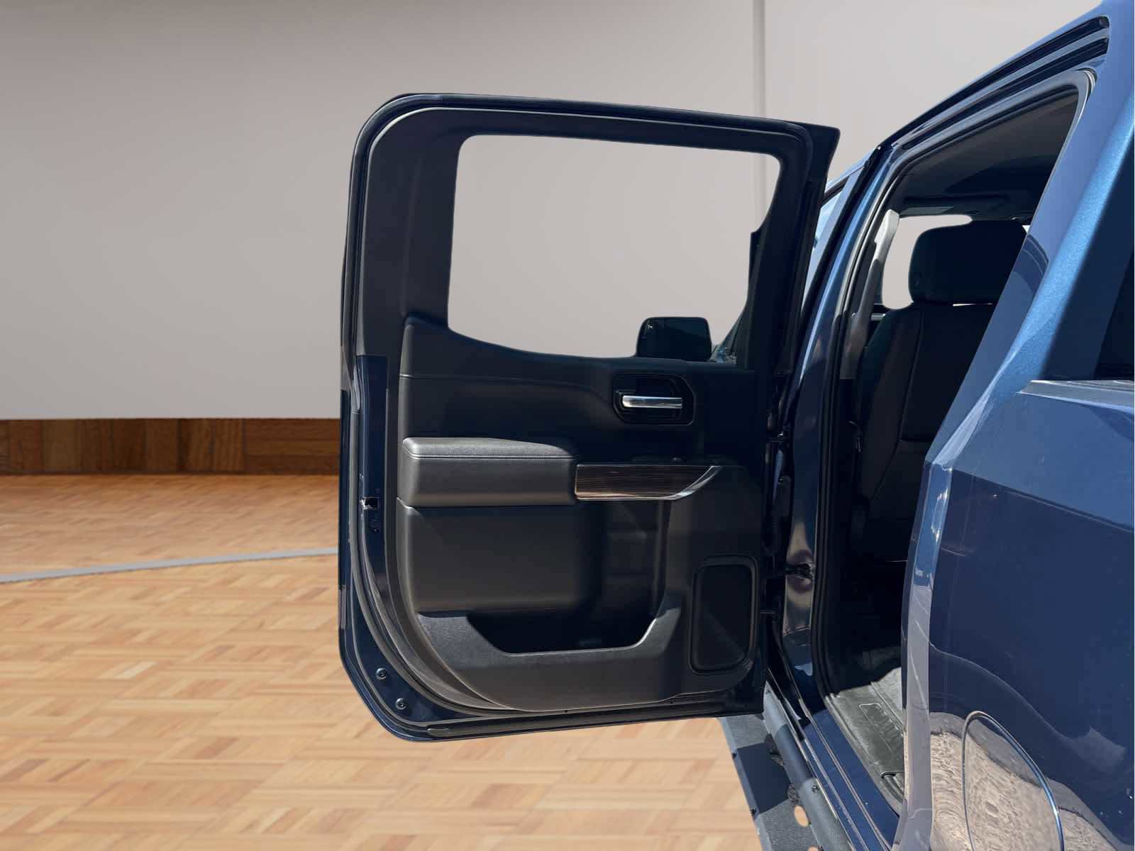 Used 2021 Chevrolet Silverado 1500 LT Trail Boss w/ Convenience Package II image 11