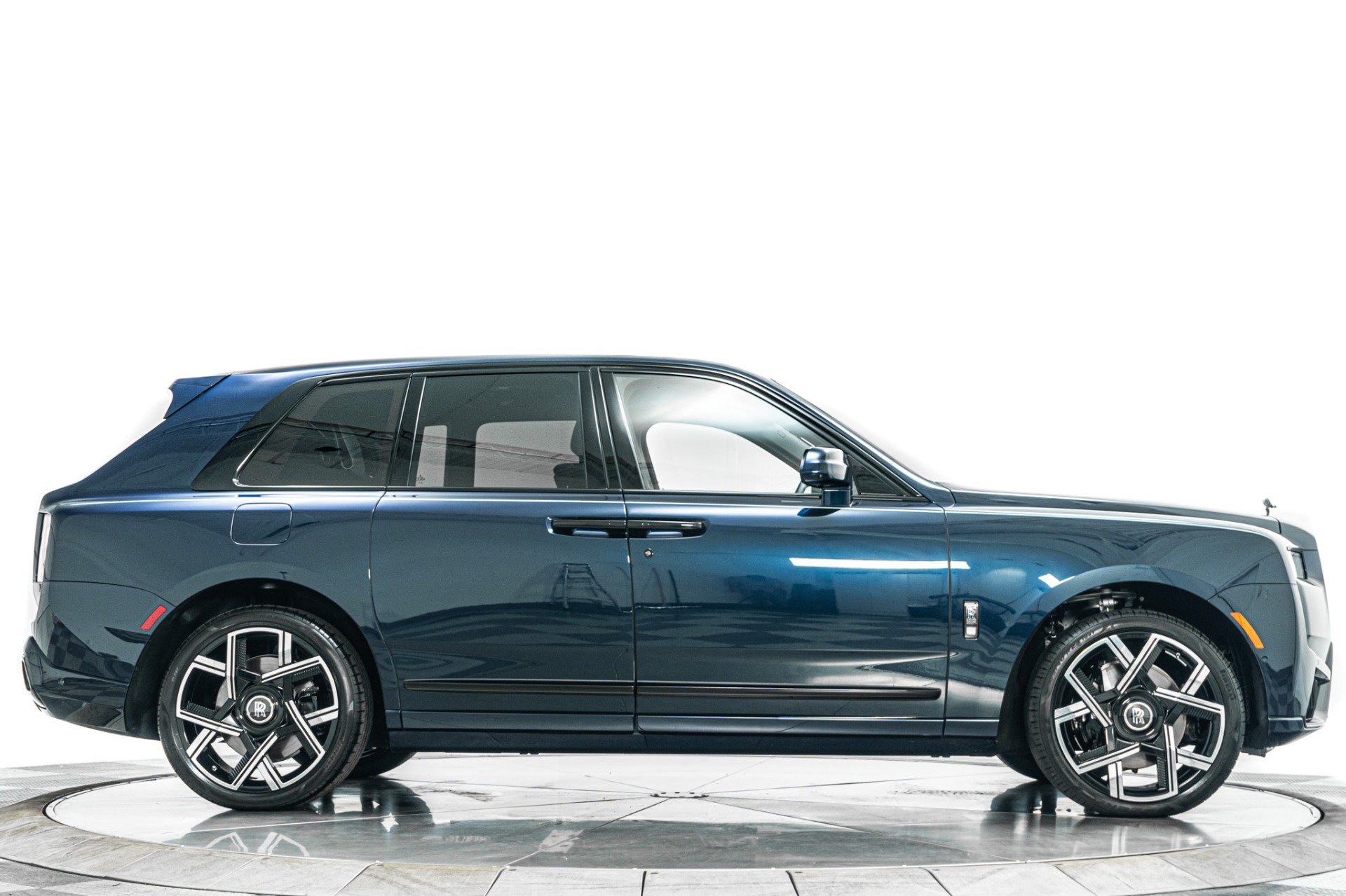 Used 2025 Rolls-Royce Cullinan Black Badge AWD/4WD image 60