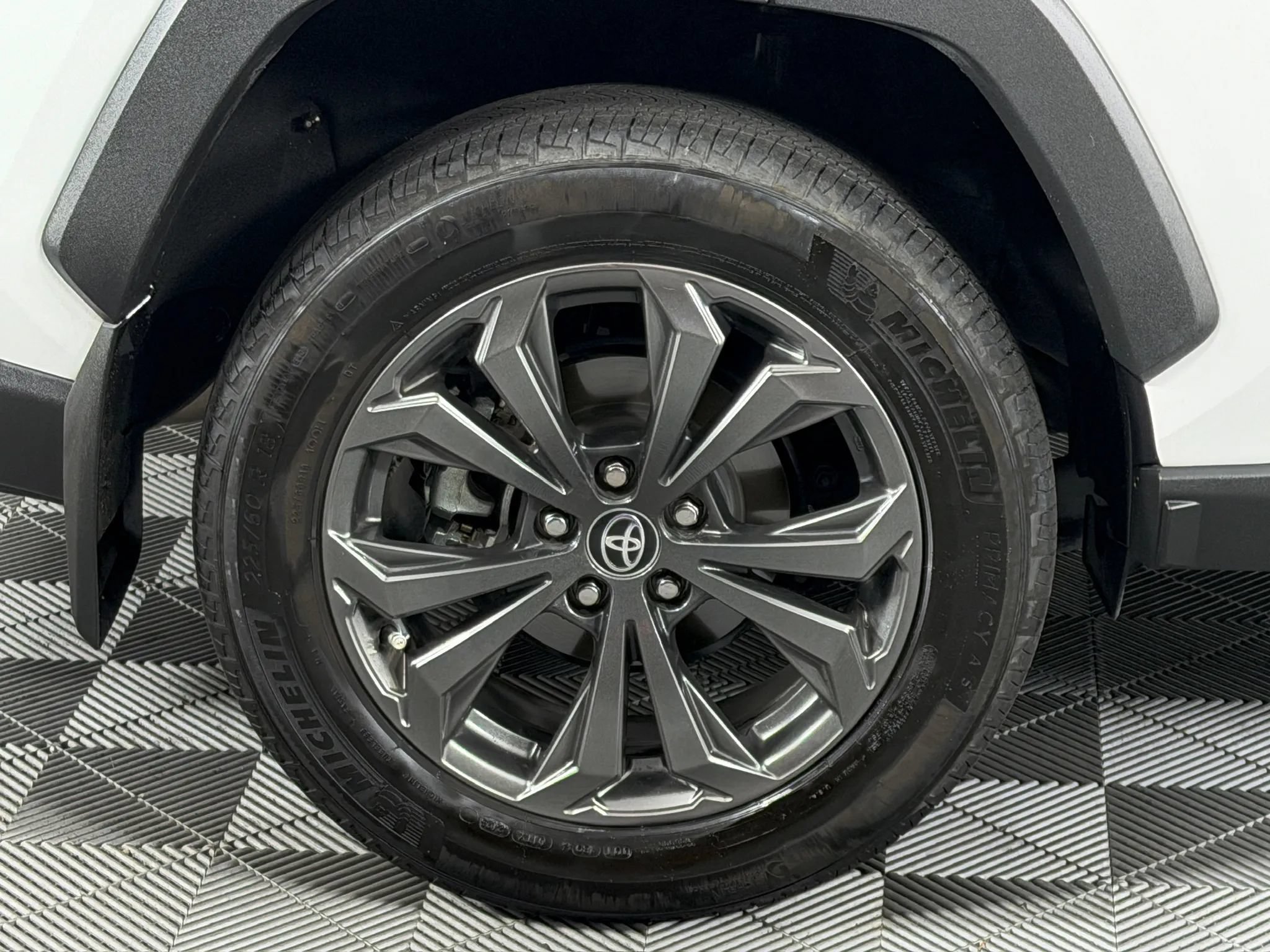 Used 2024 Toyota RAV4 Limited w/ Advanced Technology Package AWD/4WD image 20