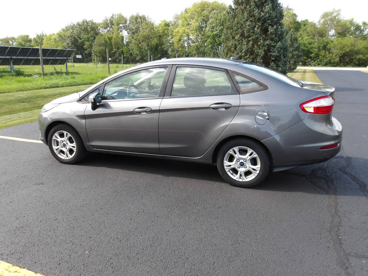 Used 2014 Ford Fiesta SE FWD image 11