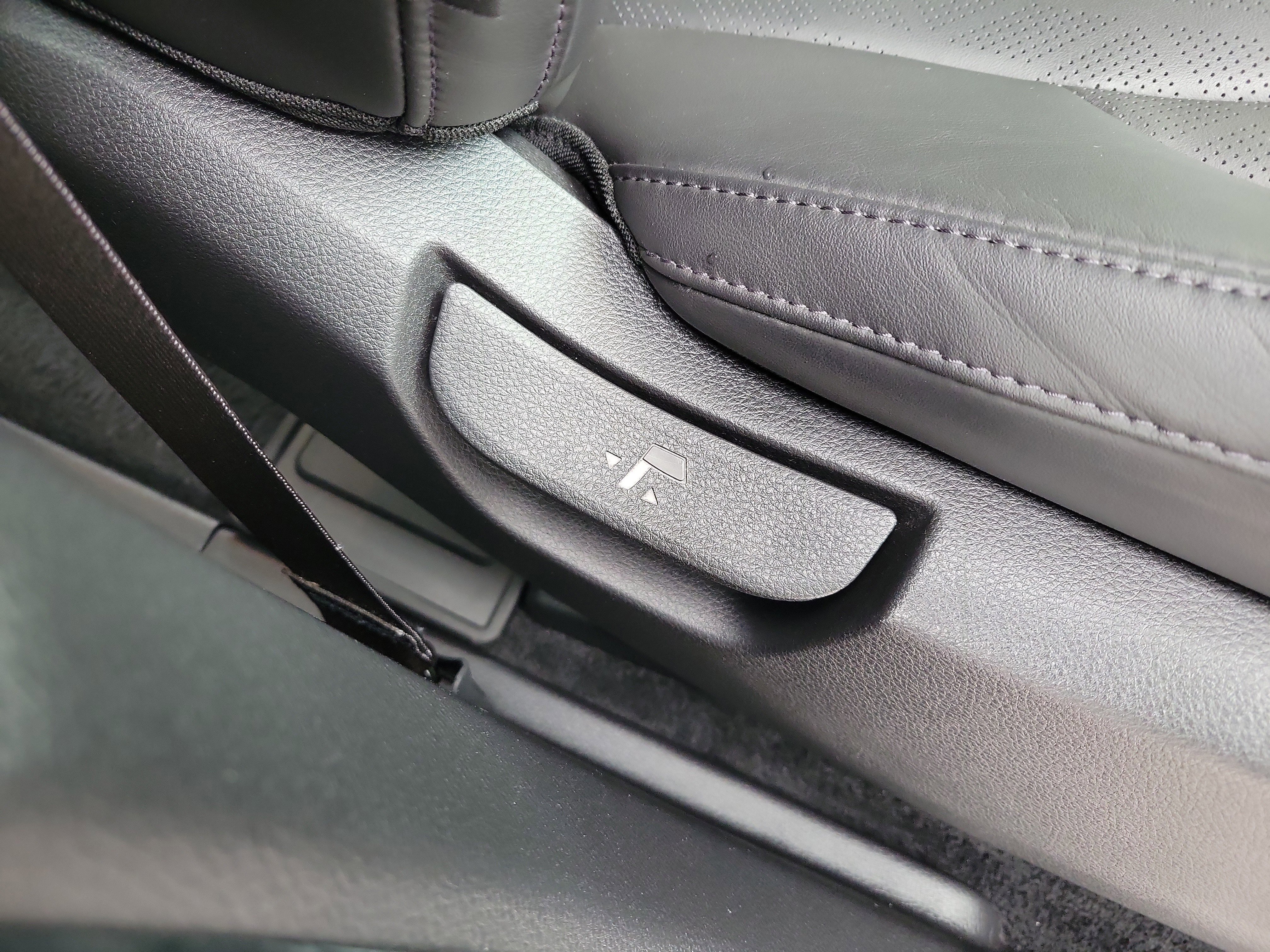 Certified 2023 Kia Carnival LX image 9