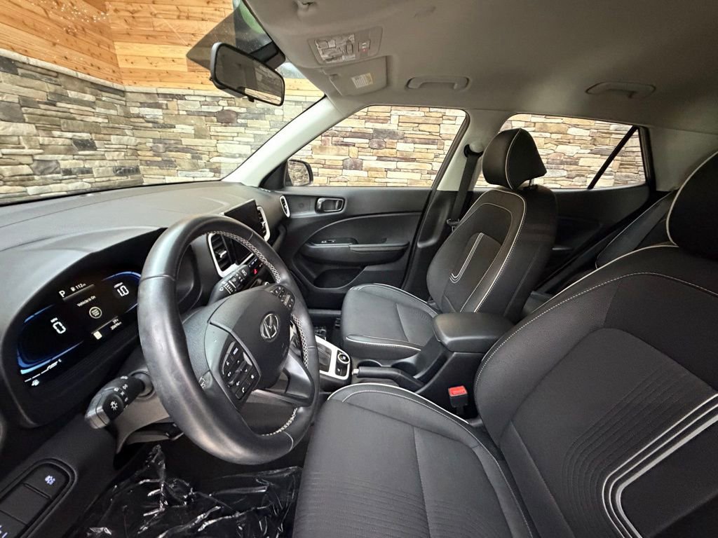 Certified 2024 Hyundai Venue Limited image 11
