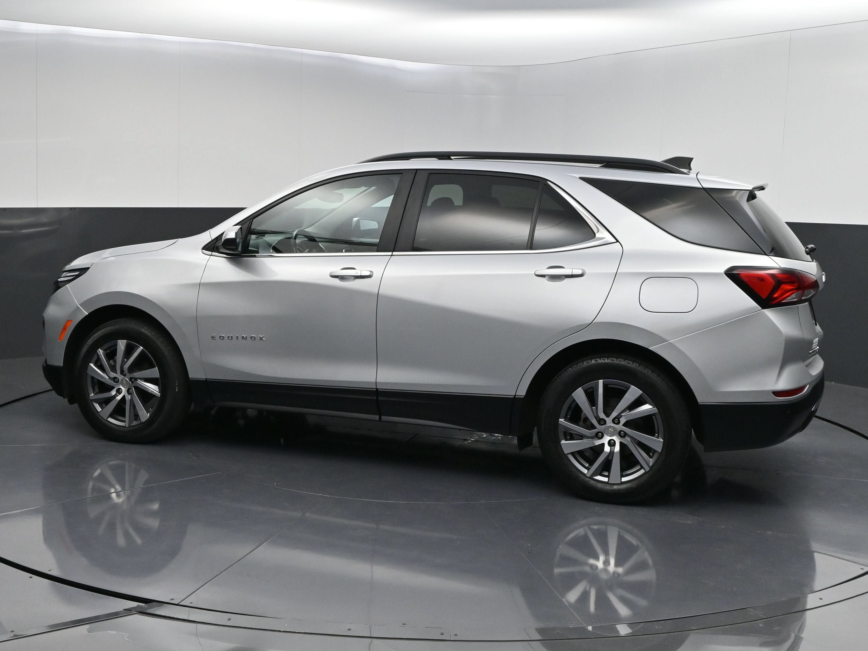 Used 2022 Chevrolet Equinox LT AWD/4WD image 4