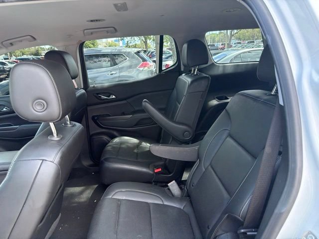 Certified 2023 GMC Acadia SLT FWD image 10