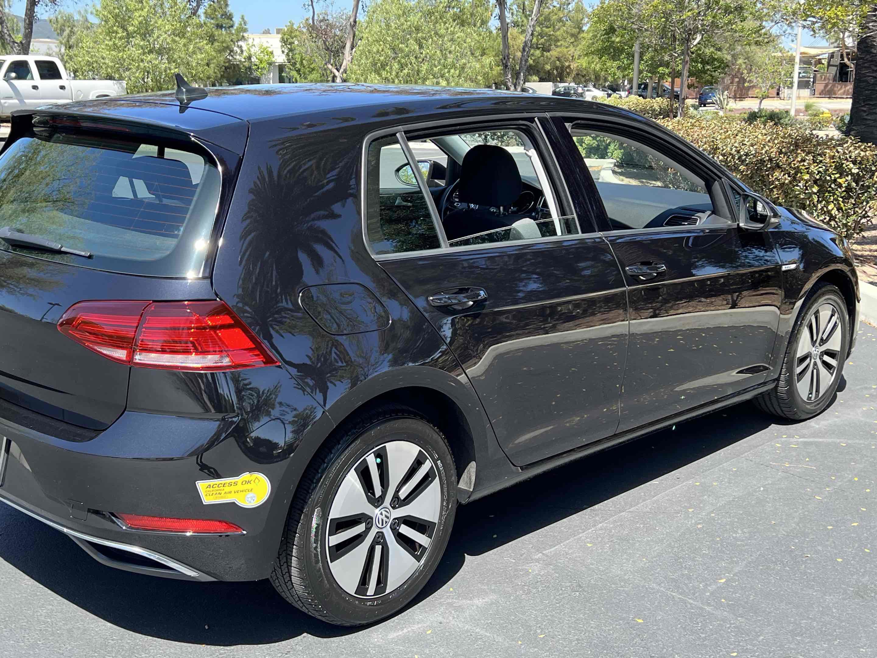 Used 2019 Volkswagen e-Golf SE w/ Driver Assistance Package FWD image 47