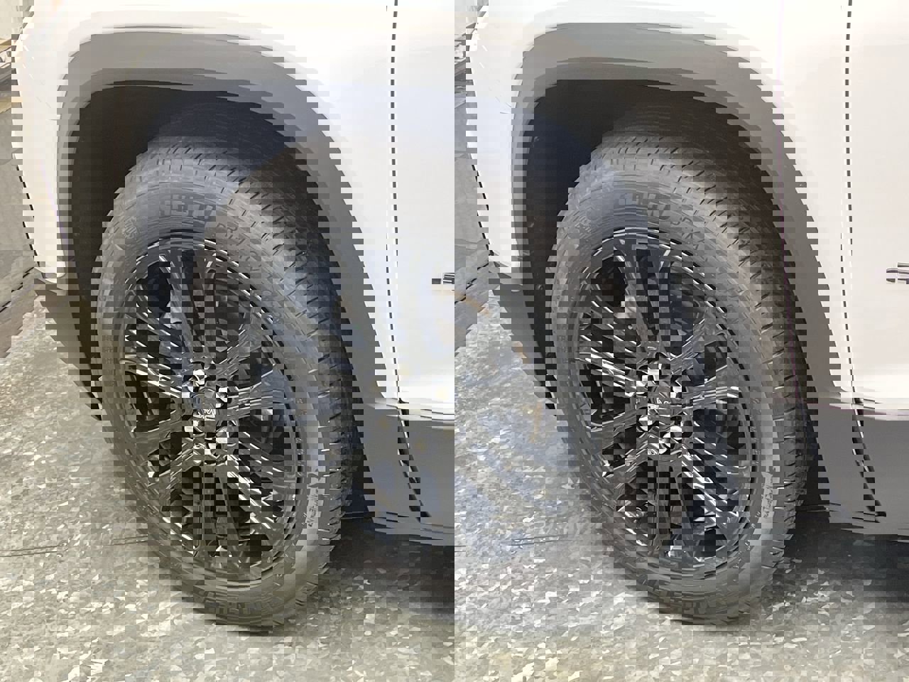 Certified 2023 GMC Acadia SLE w/ Driver Convenience Package image 34