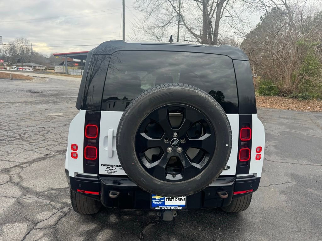 Used 2023 Land Rover Defender 110 X-Dynamic SE image 4