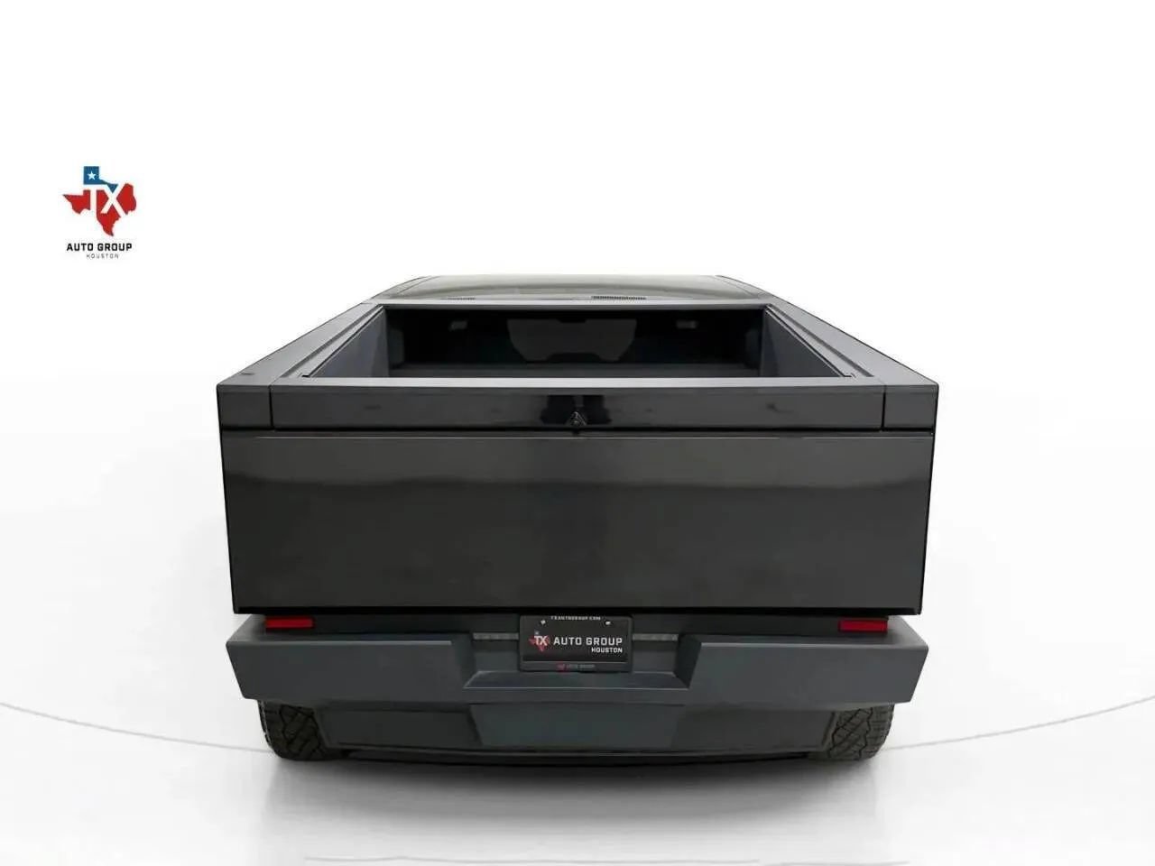 Used 2025 Tesla Cybertruck 2WD Crew Cab image 7