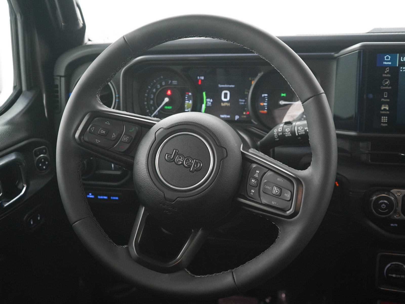 Used 2025 Jeep Wrangler Unlimited Rubicon 4xe w/ Convenience Group AWD/4WD image 16