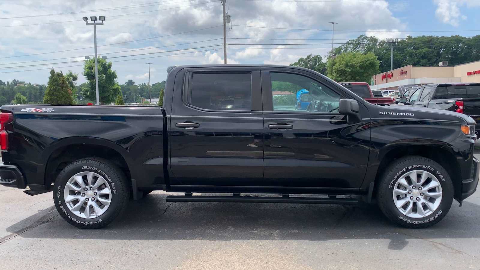 Certified 2021 Chevrolet Silverado 1500 Custom AWD/4WD image 9