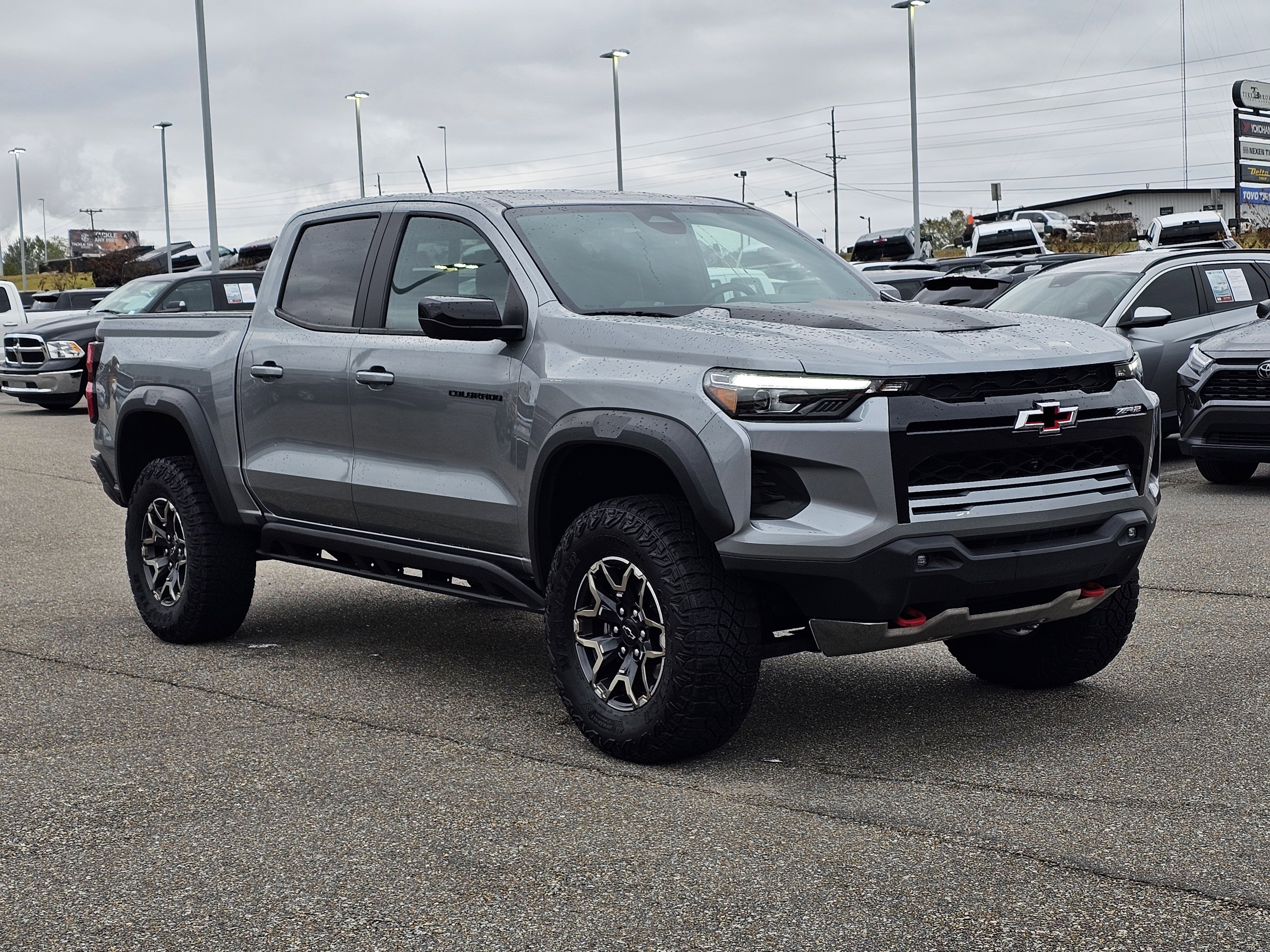 Used 2023 Chevrolet Colorado ZR2 w/ ZR2 Convenience Package III image 5
