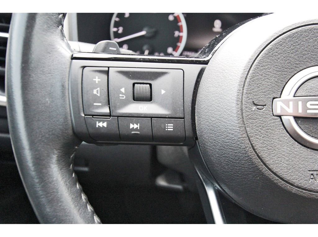 Used 2023 Nissan Rogue SV w/ SV Premium B Package image 13