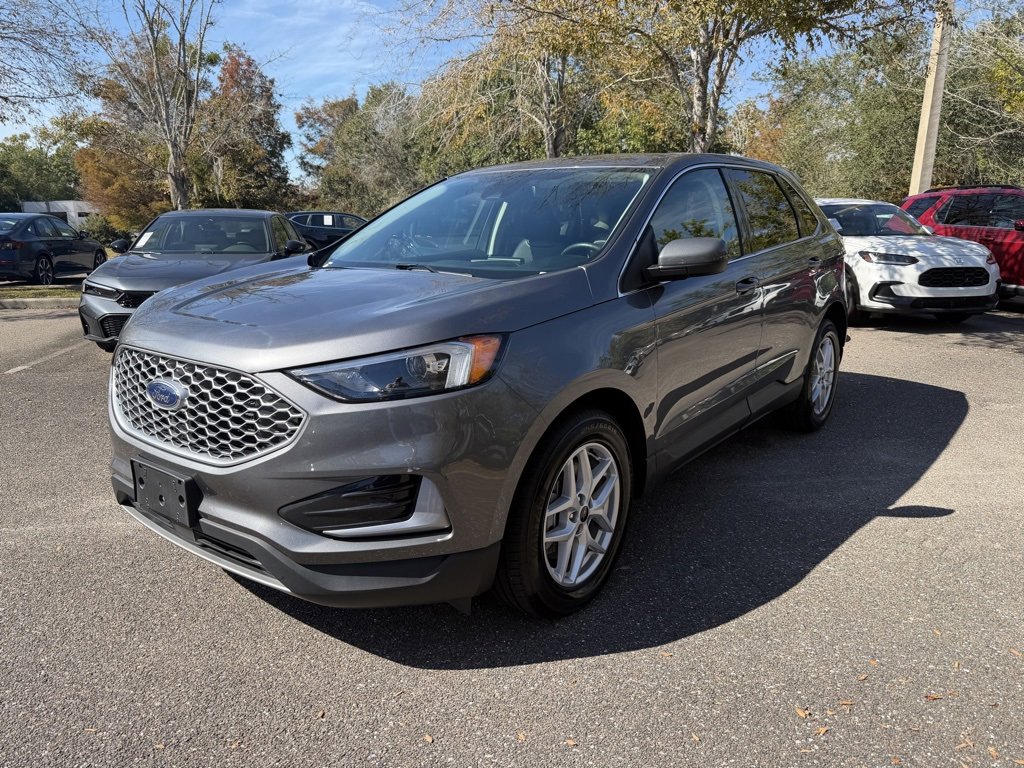 Used 2024 Ford Edge SEL image 3