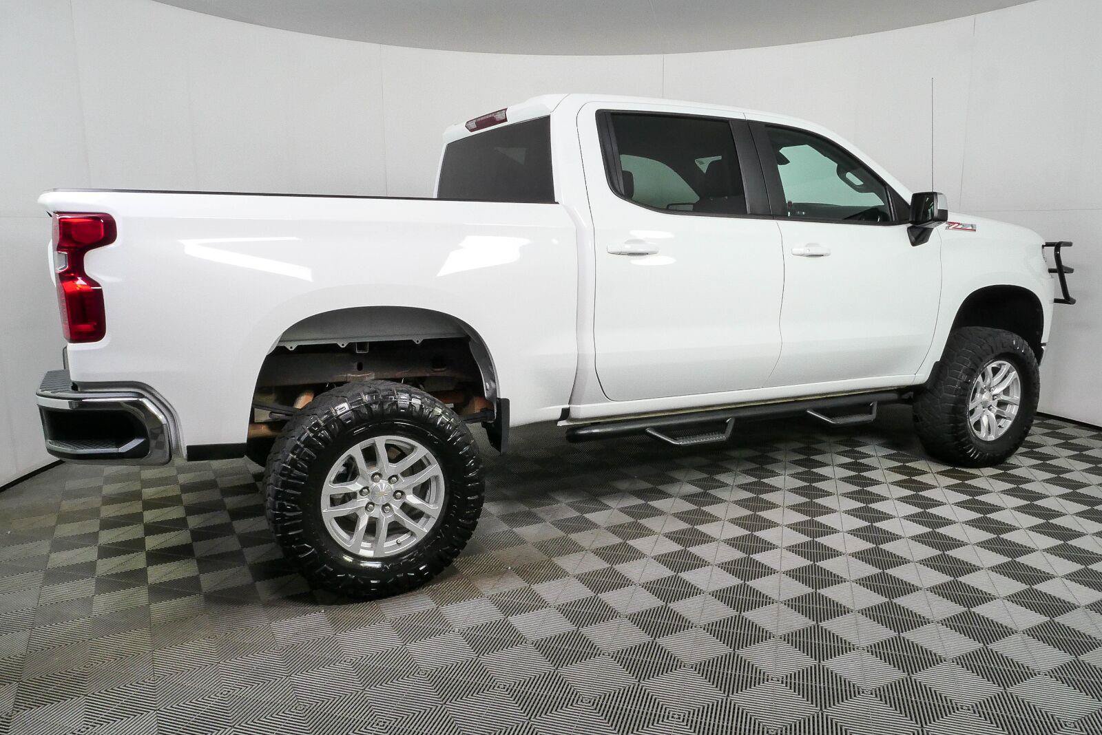 Certified 2021 Chevrolet Silverado 1500 LT w/ Z71 Off-Road Package AWD/4WD image 2