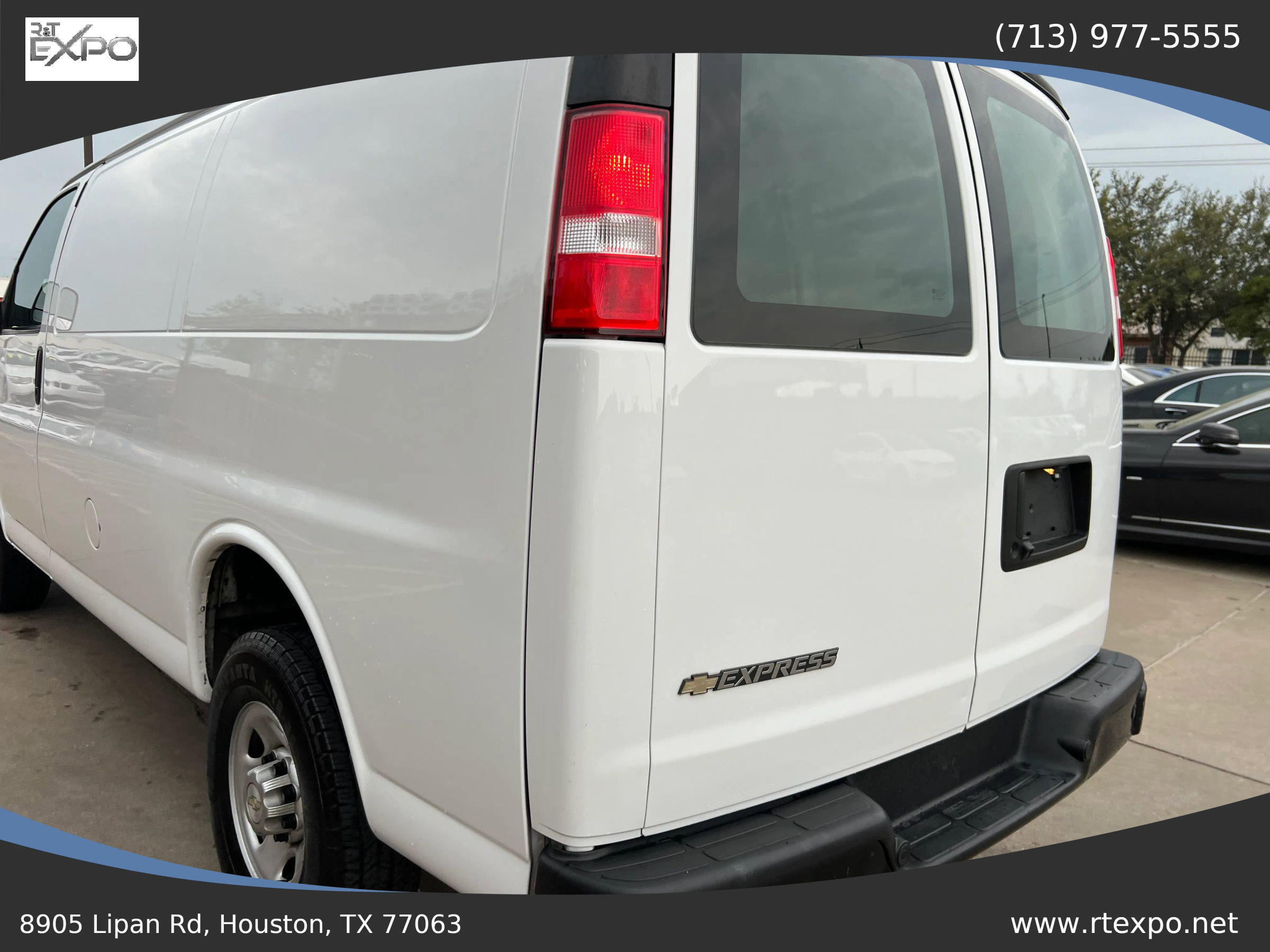 Used 2021 Chevrolet Express 2500 w/ Driver Convenience Package image 17