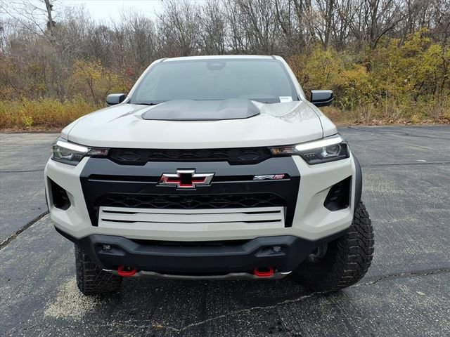New 2026 Chevrolet Colorado ZR2 w/ Technology Package AWD/4WD image 14
