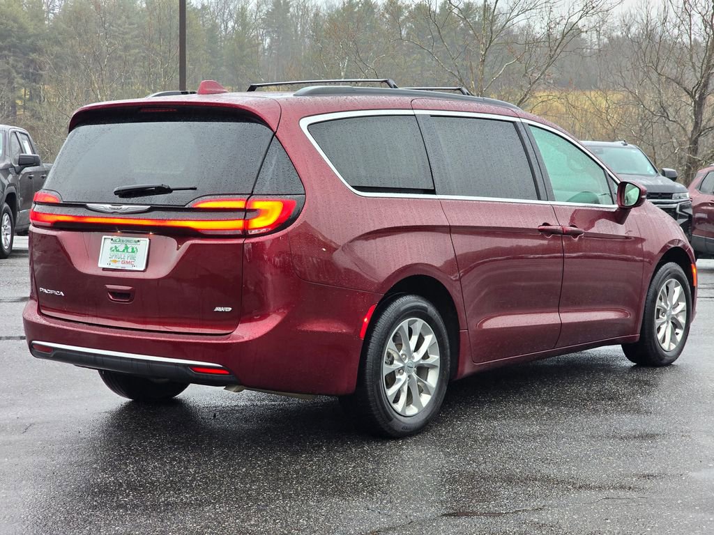 Used 2022 Chrysler Pacifica Touring-L image 19