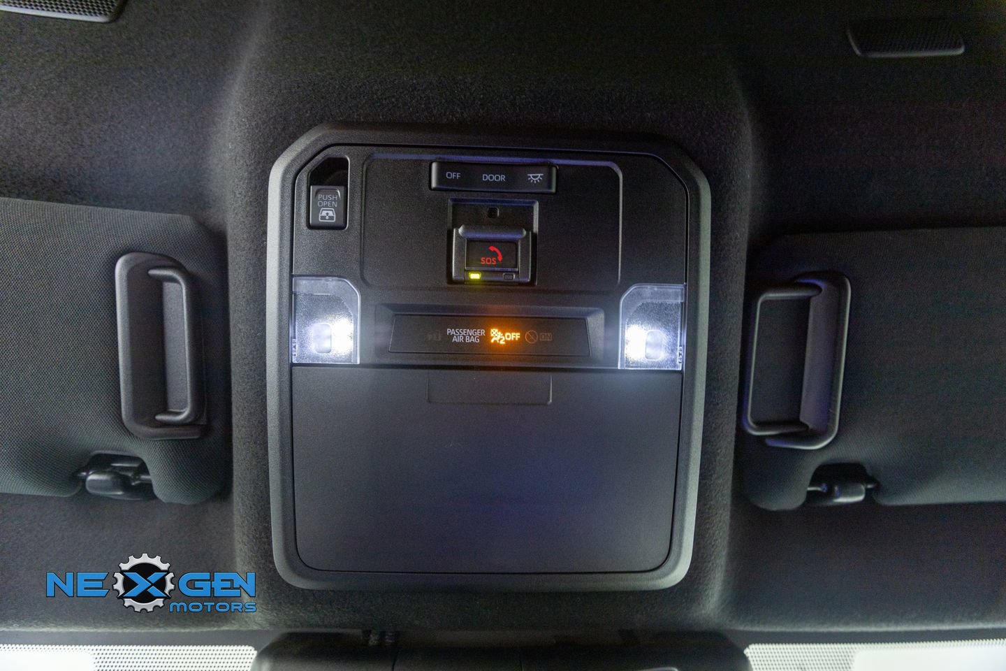 Used 2025 Toyota 4Runner Trailhunter AWD/4WD image 20