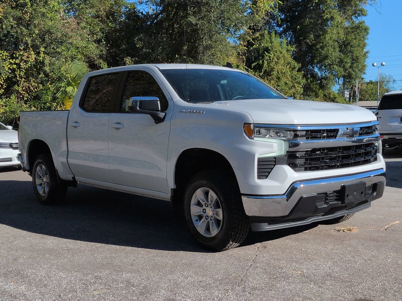 Used 2024 Chevrolet Silverado 1500 LT RWD image 3