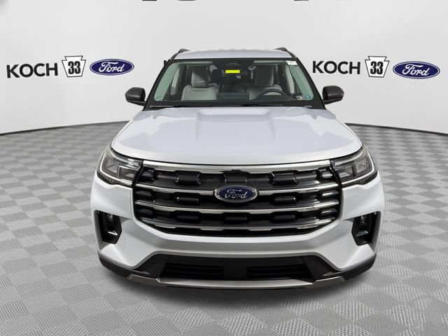 Used 2025 Ford Explorer Active w/ Active Comfort Package AWD/4WD image 2