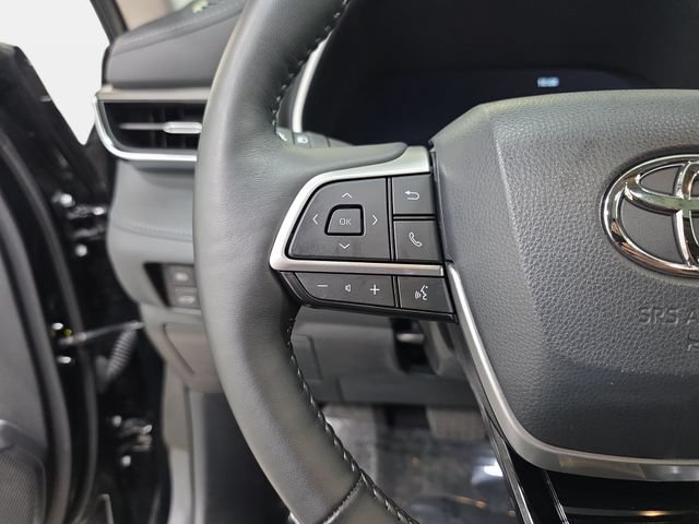 Certified 2024 Toyota Highlander Limited AWD/4WD image 14
