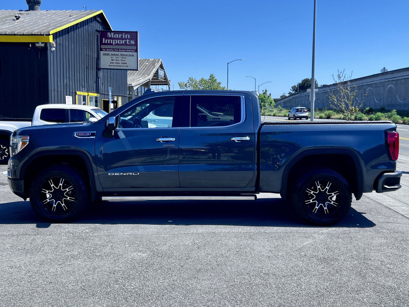 Used 2019 GMC Sierra 1500 Denali w/ Denali Ultimate Package AWD/4WD image 9