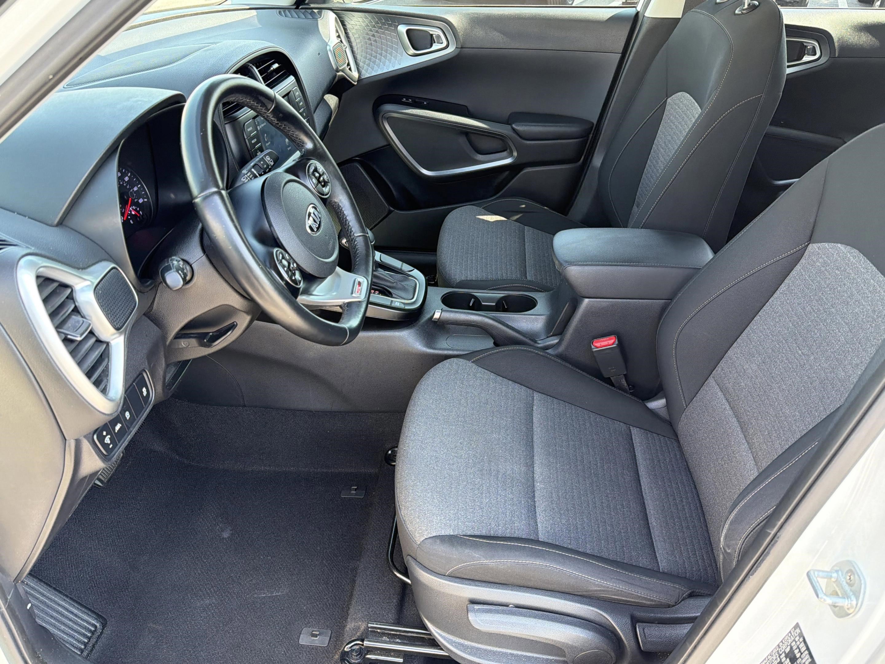 Used 2020 Kia Soul GT-Line FWD image 19