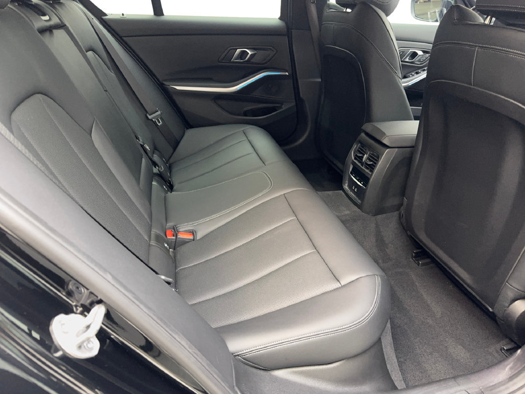 Used 2025 BMW 330i Sedan RWD image 41