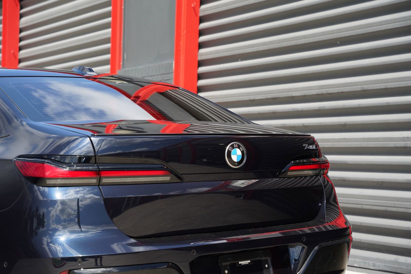 Used 2023 BMW 740i image 10