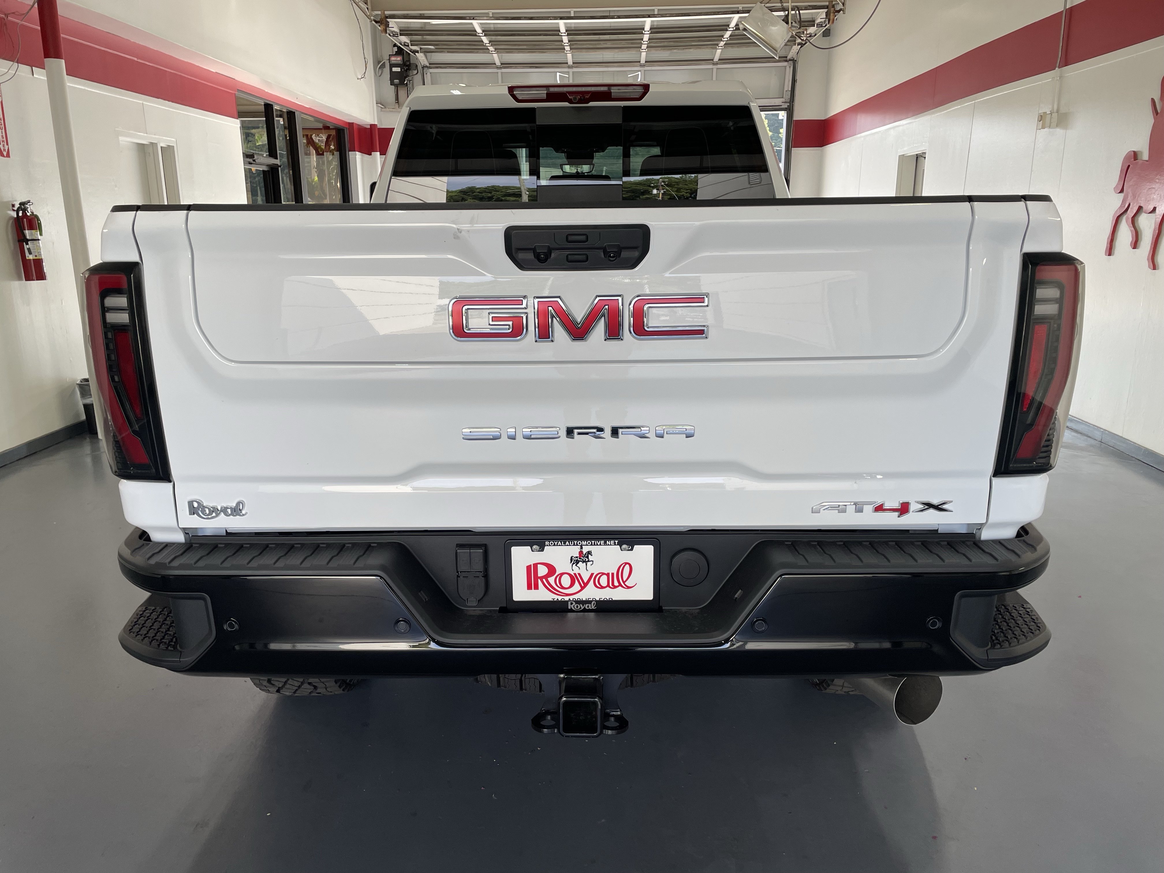 New 2026 GMC Sierra 2500 AT4X w/ LPO, Black Badging Package AWD/4WD image 5