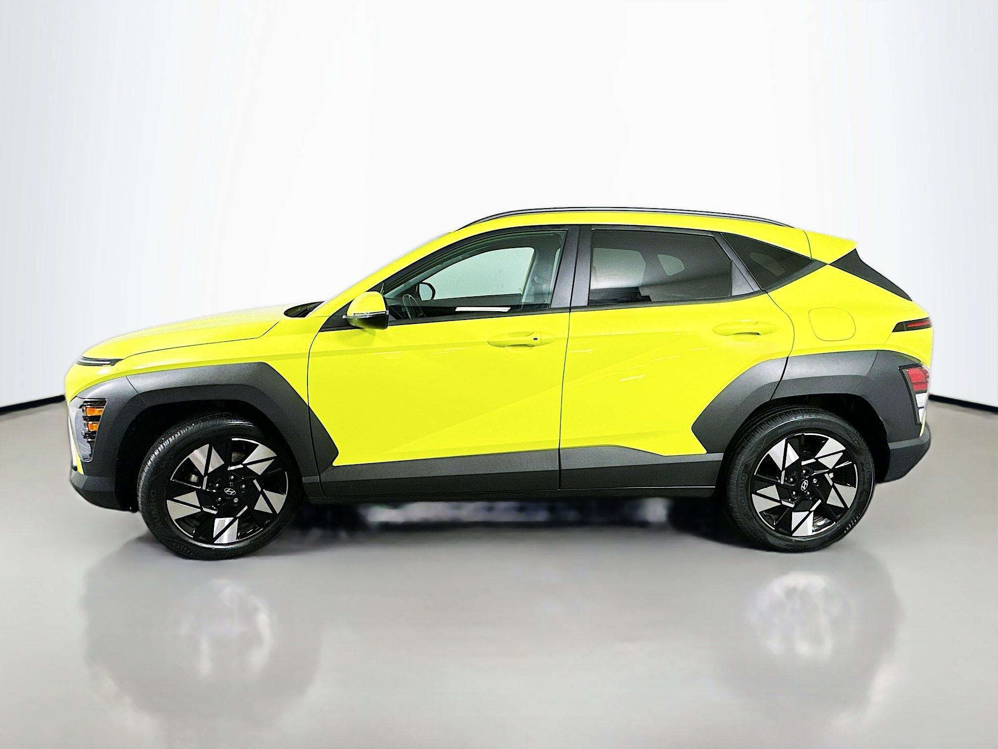 Certified 2024 Hyundai Kona SEL FWD image 4