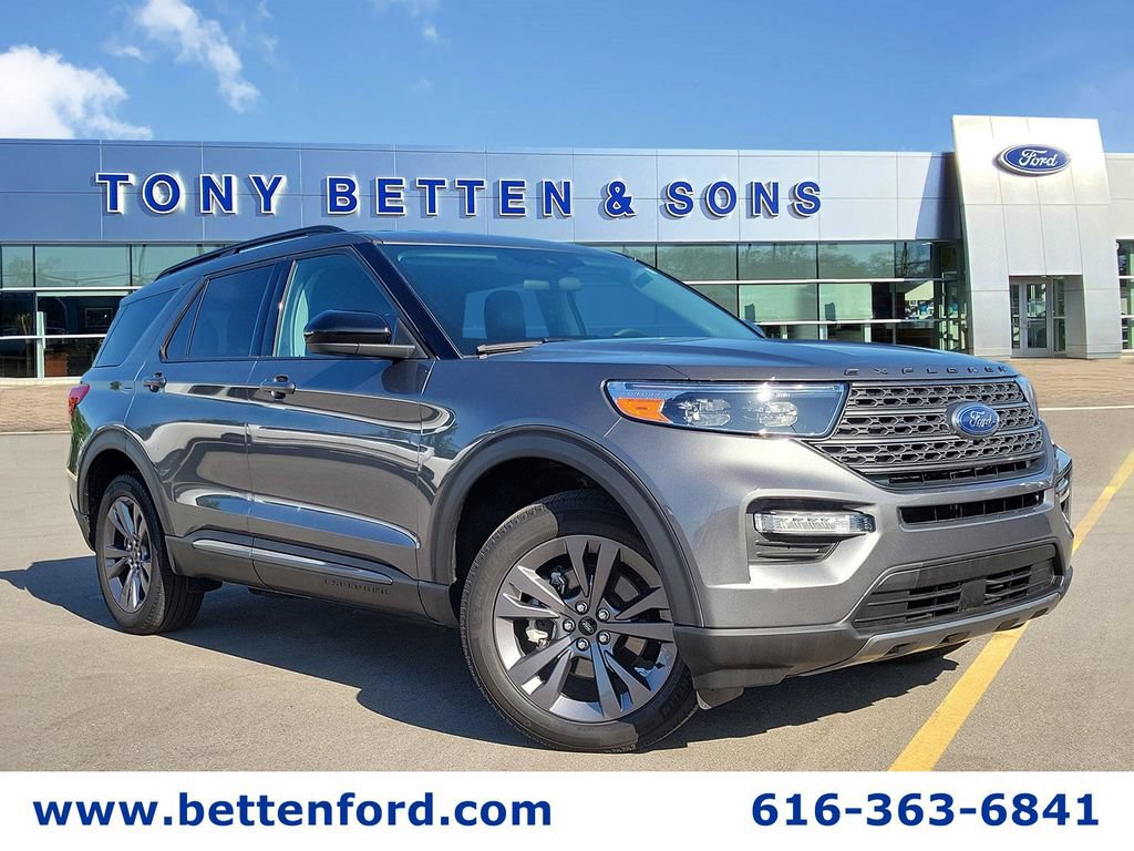 Used 2024 Ford Explorer XLT w/ Equipment Group 202A AWD/4WD image 1