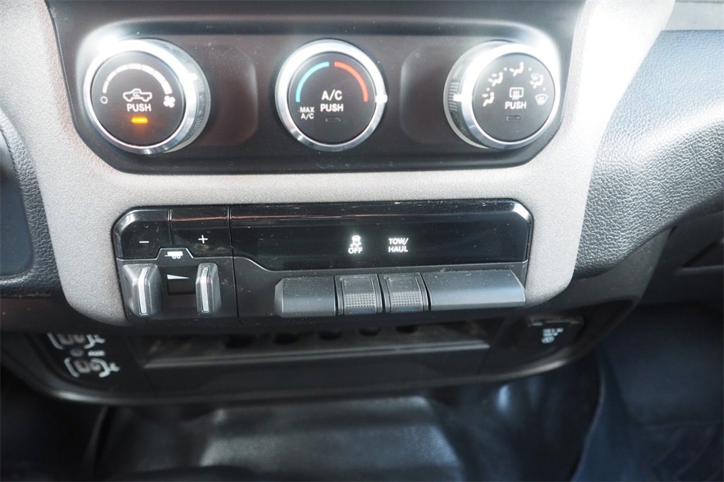 Used 2024 RAM 2500 Tradesman w/ Chrome Appearance Group image 12