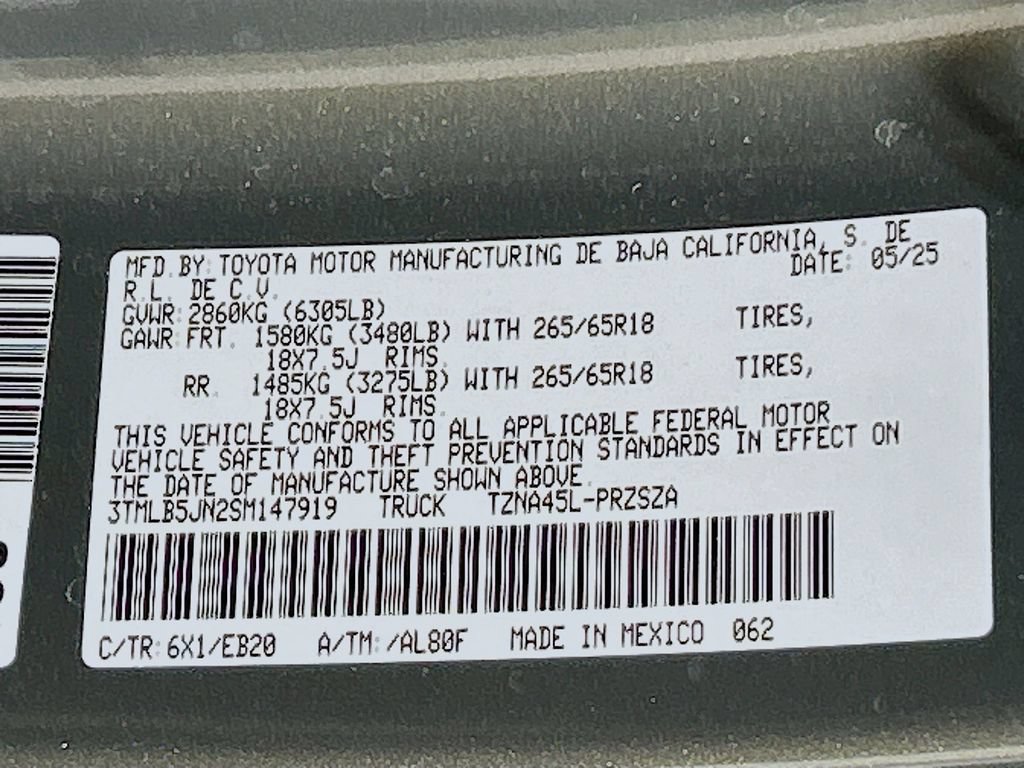 Used 2025 Toyota Tacoma Limited AWD/4WD image 29