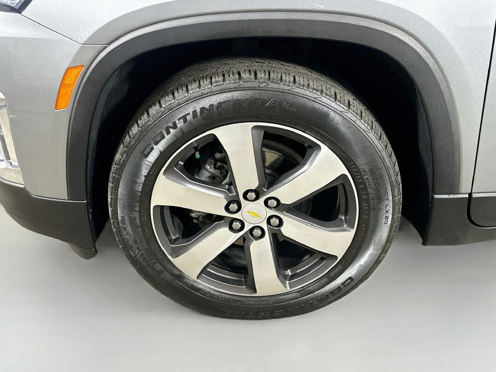 Used 2023 Chevrolet Traverse LT w/ LT Premium Package FWD image 8