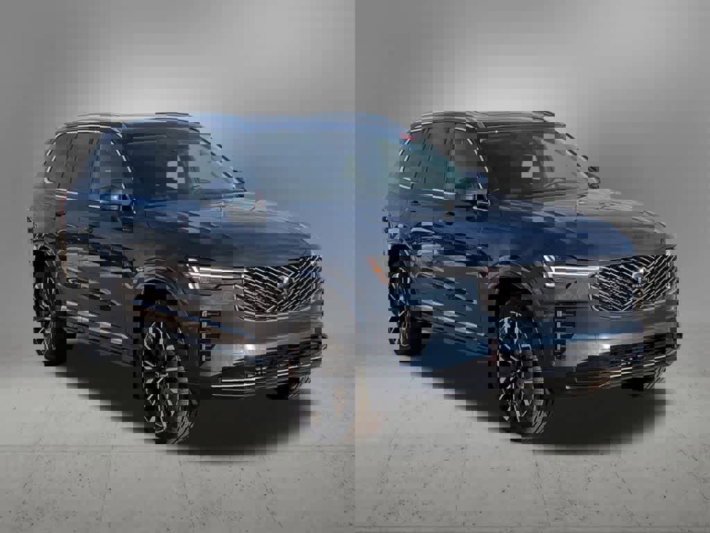 New 2026 Volvo XC90 B5 Plus w/ Protection Package Premier image 8