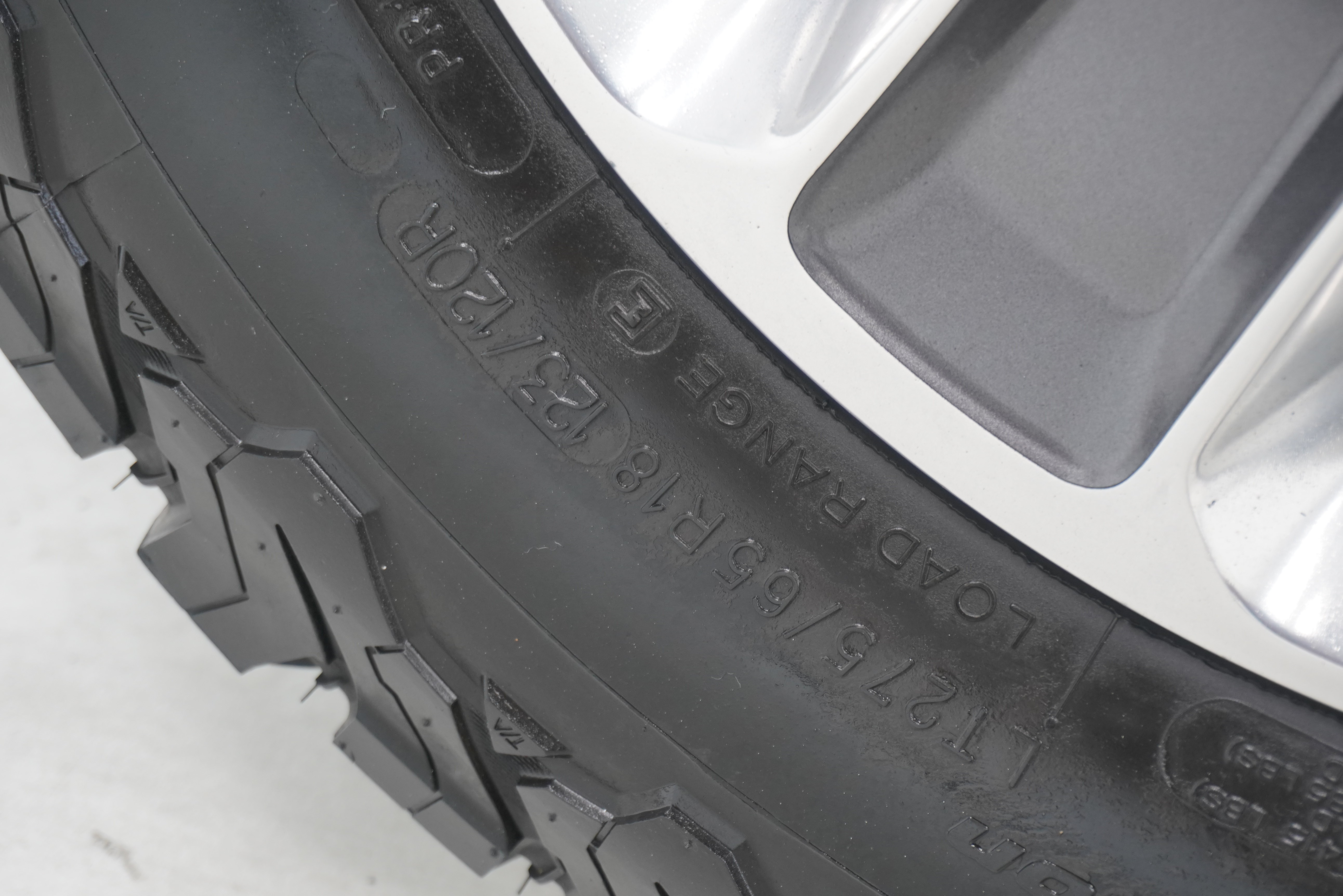 Used 2021 Jeep Wrangler Unlimited Sahara AWD/4WD image 32