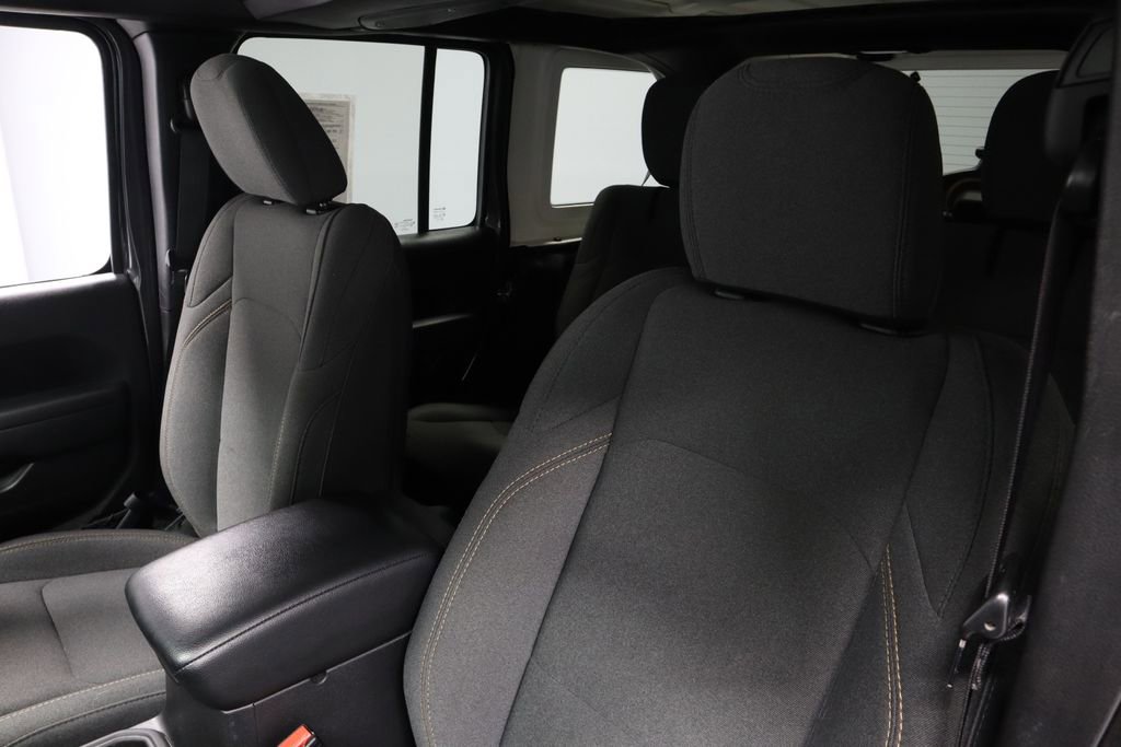 Used 2024 Jeep Wrangler Unlimited image 26