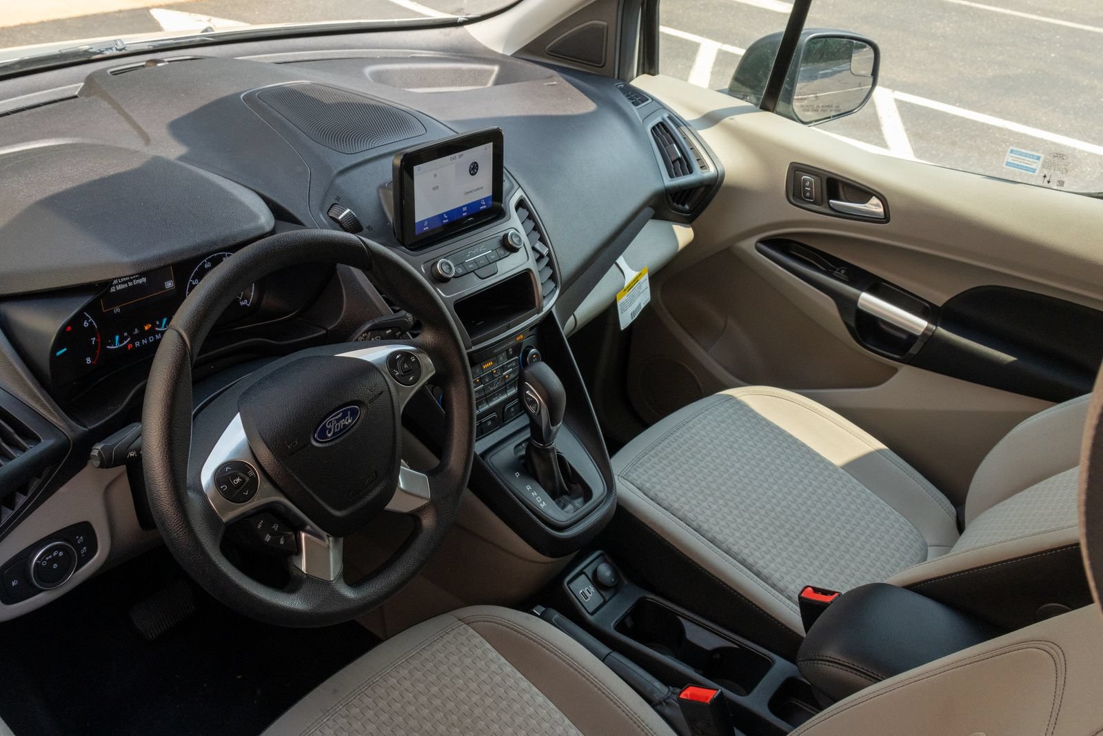 Used 2022 Ford Transit Connect XLT FWD image 2