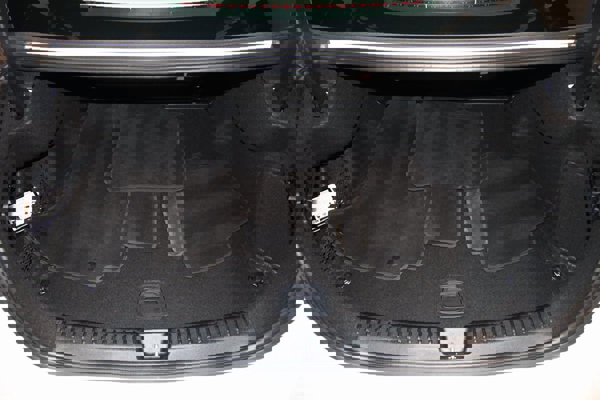 Used 2025 Mercedes-Benz E 350 4MATIC Sedan image 72