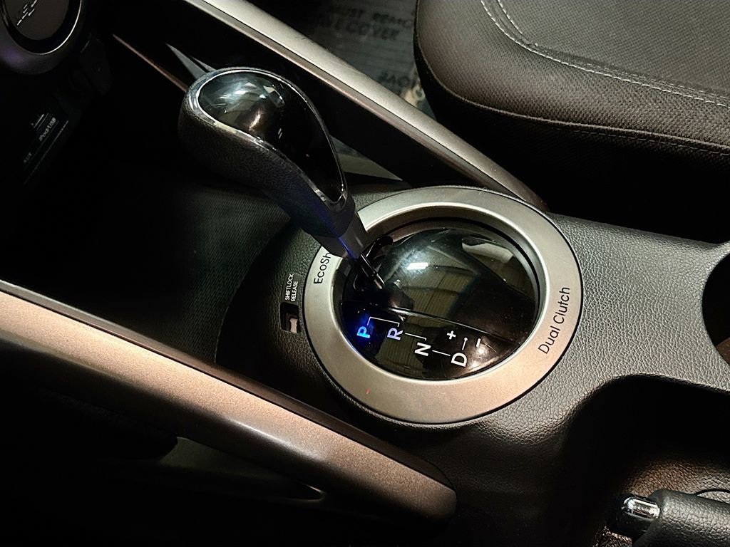 Used 2012 Hyundai Veloster image 17