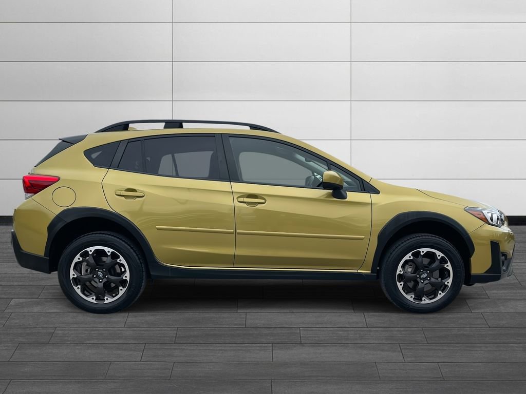 Used 2021 Subaru Crosstrek 2.0i Premium image 2