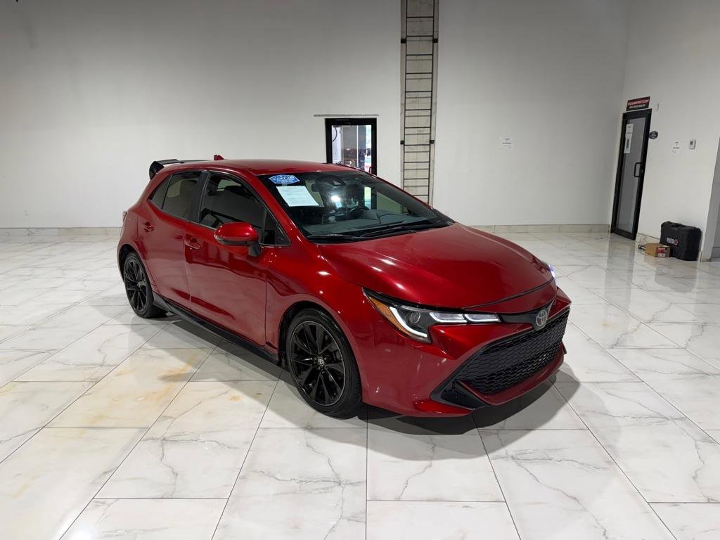 Used 2021 Toyota Corolla SE w/ Special Edition FWD image 3