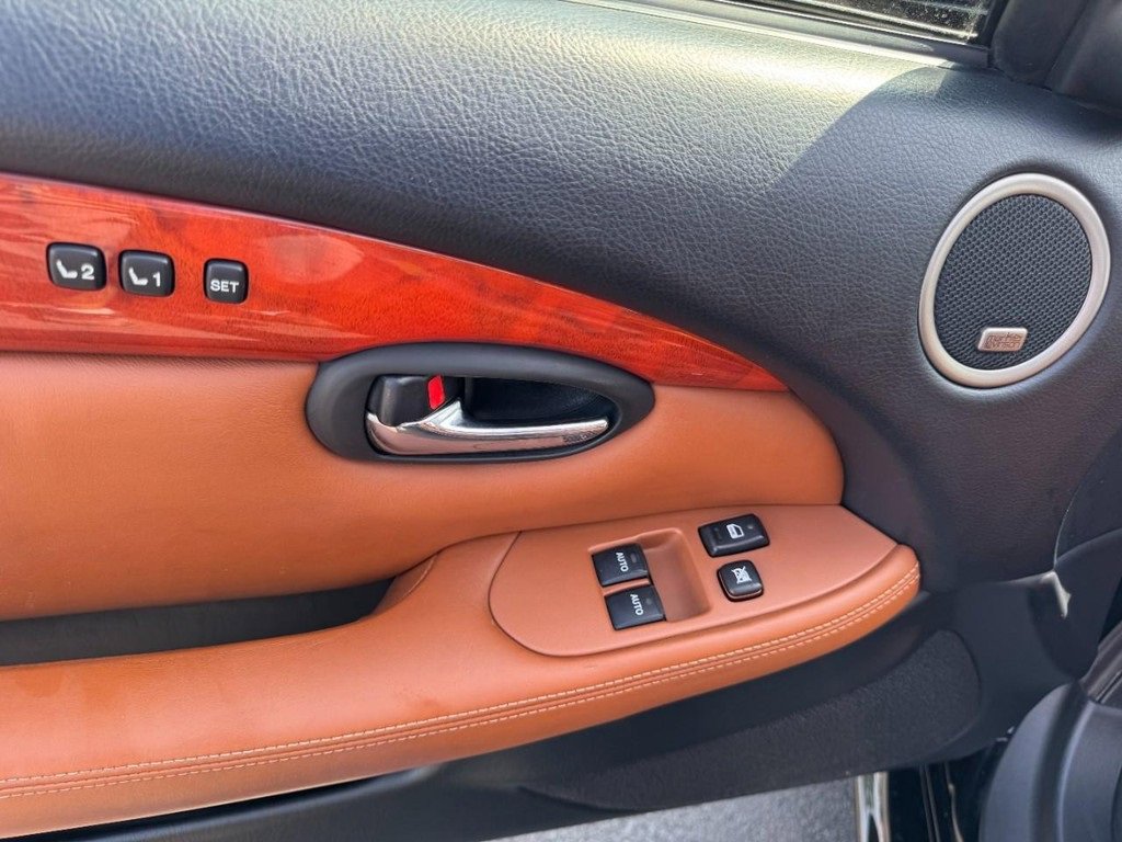 Used 2002 Lexus SC 430 Convertible image 12