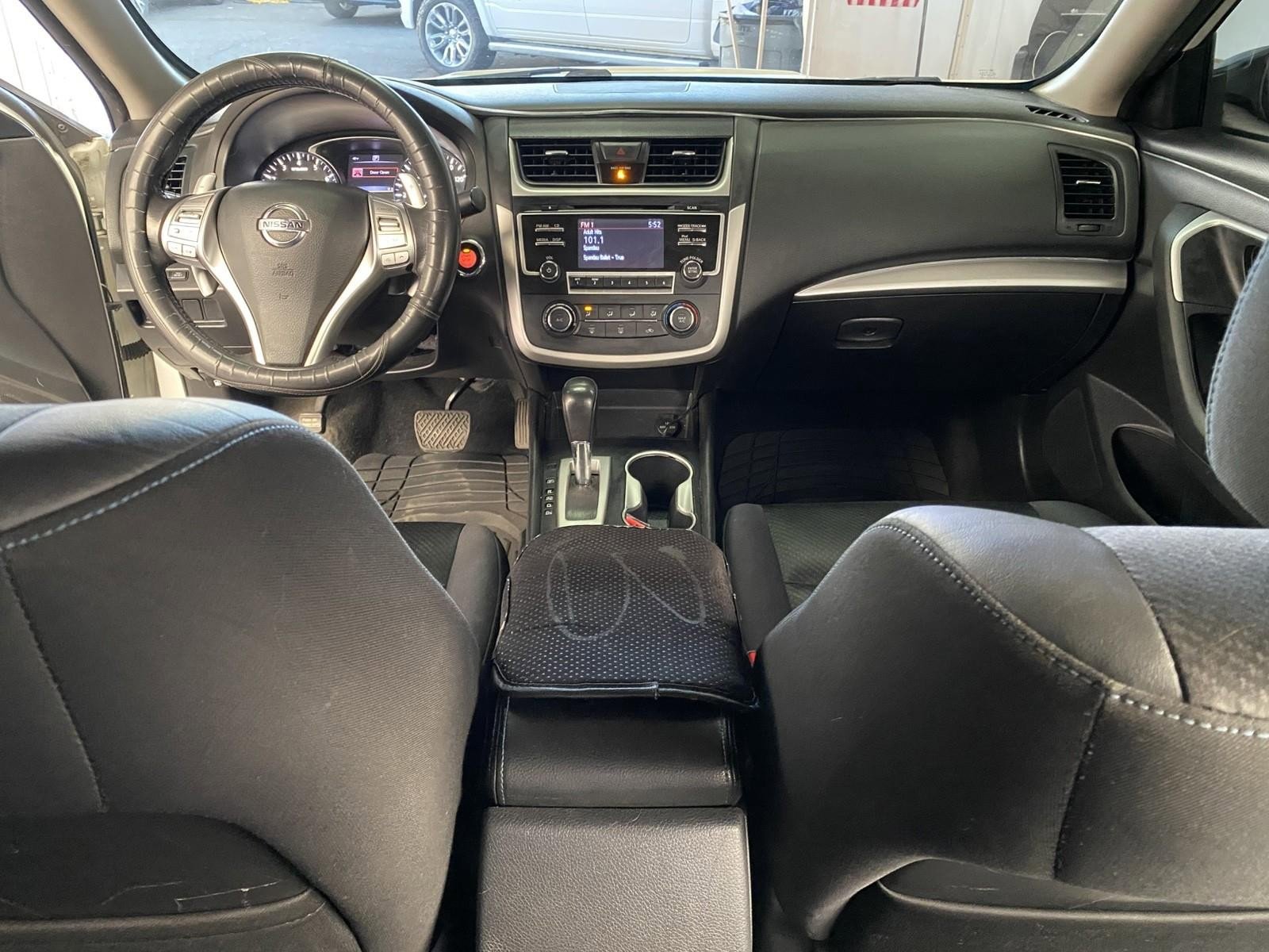 Used 2017 Nissan Altima 2.5 SR w/ Midnight Edition Package image 13