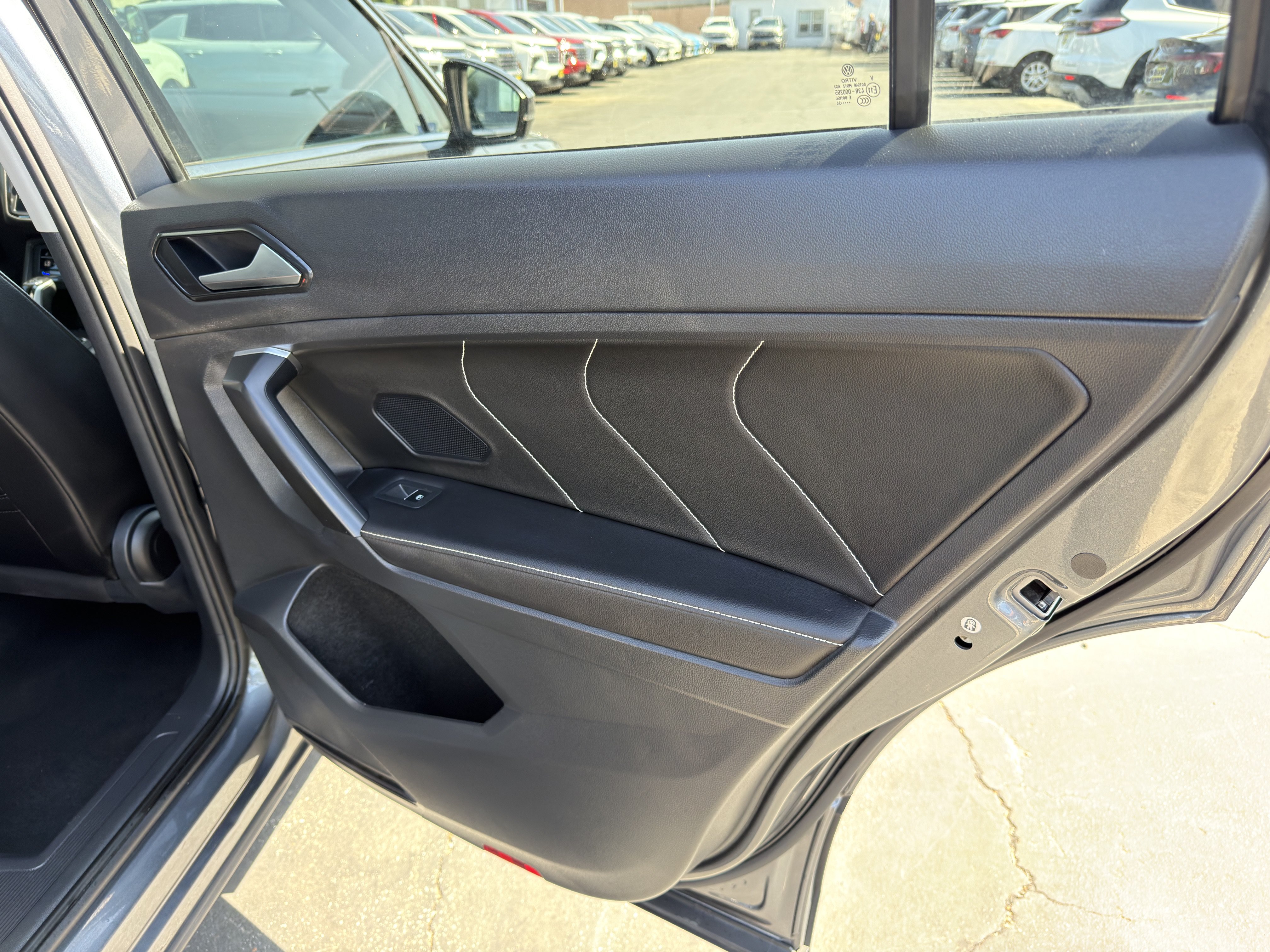 Used 2024 Volkswagen Tiguan SE FWD image 13