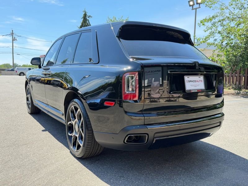 Used 2022 Rolls-Royce Cullinan Black Badge w/ Dark Exterior Package AWD/4WD image 8