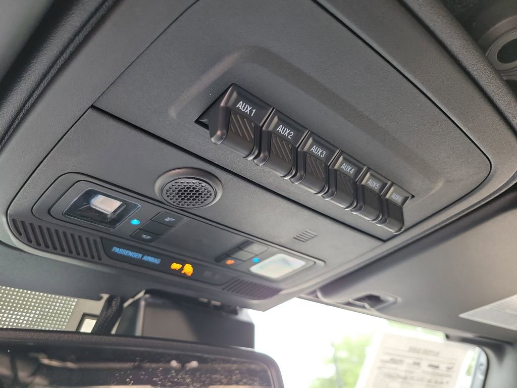 Used 2024 Ford Bronco Everglades image 32