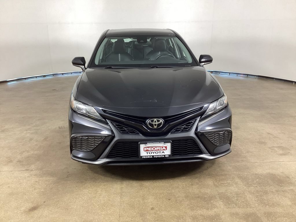 Used 2021 Toyota Camry SE FWD image 2