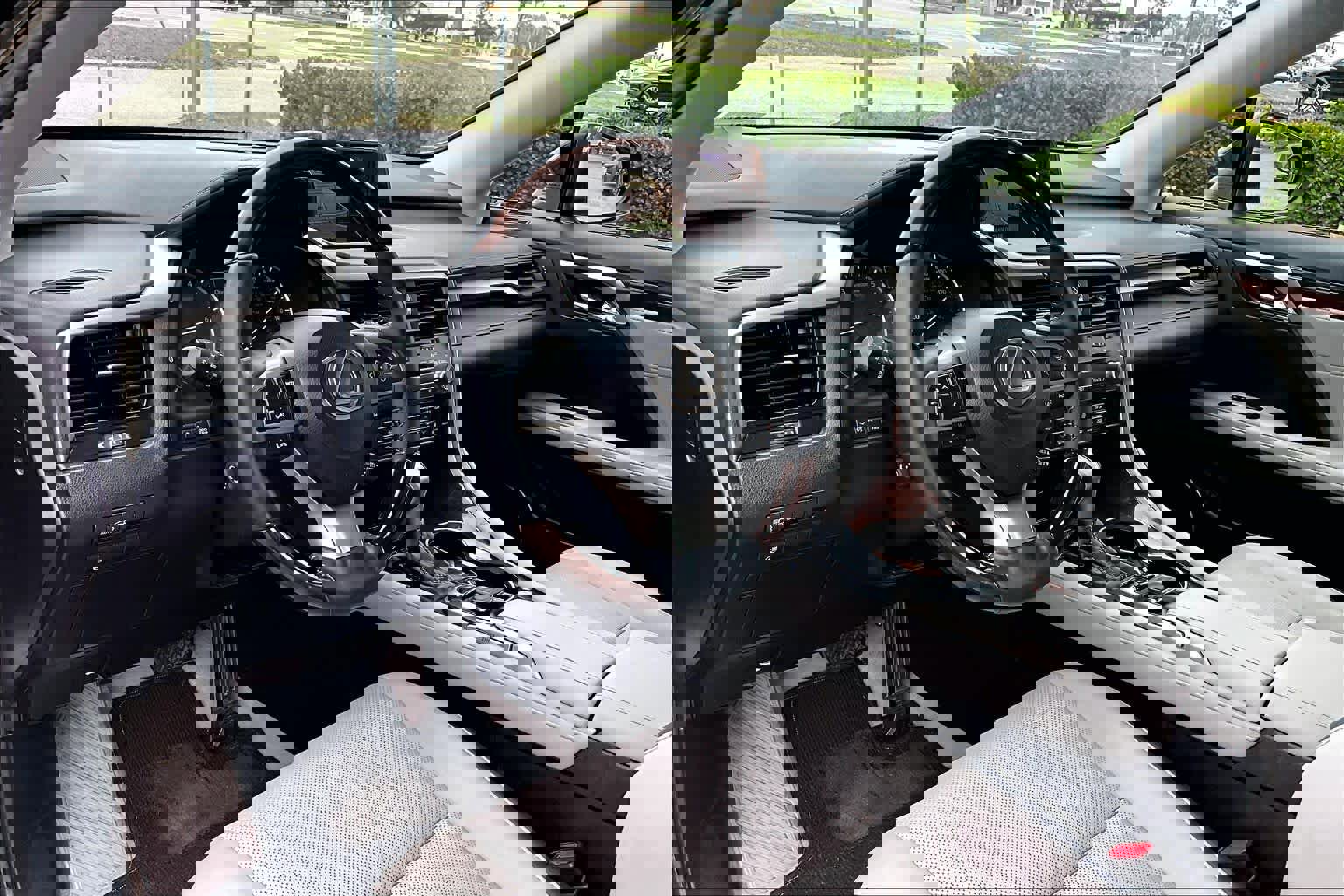 Used 2017 Lexus RX 350 w/ Premium Package image 18